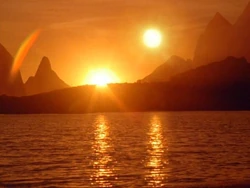 Risa sunset