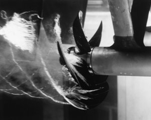 300px-Cavitating-prop