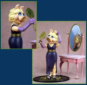 Misspiggyfigure