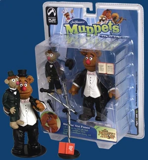 Steppinoutfozzie.jpg