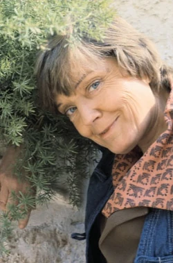 Shelagh fraser.jpg