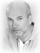 Klaus-Dieter Klebsch dubs the voice of Goodwin in German