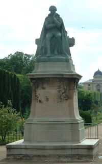 LamarckStatue