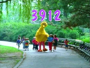 3912