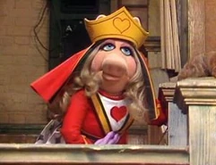 Miss-piggy-queen
