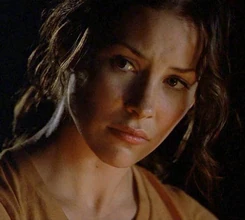 1x03 Kate-2.jpg