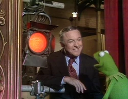Gene-kelly-relax.jpg