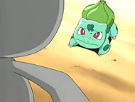 EP400 Bulbasaur retrocediendo