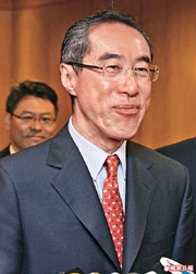 唐英年