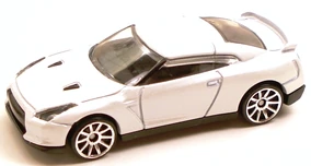 Nissangtr white.JPG