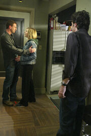 3x18 Elliot gets back with Sean