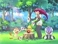 EP263 Team Rocket animando a Weepinbell a usar dulce aroma
