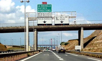 Début de la D735 au niveau de la Rochelle