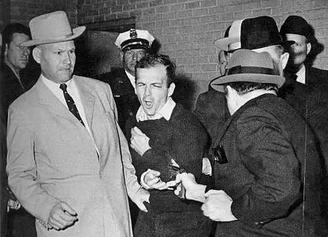 2009 11 24-jack-ruby-shoots-oswald
