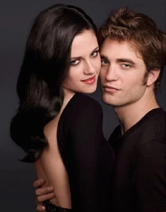 Robert Pattinson and Kristin Stewart in Bazaar (2)