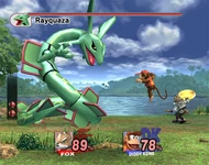Rayquaza luchando contra Fox y Diddy Kong SSBB