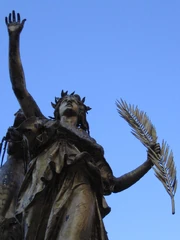 Disparu Statue
