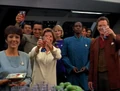 Anstoßen auf das Überleben von Neelix.jpg