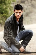 Taylor-EW-Out-Takes-jacob-black-8227780-383-576