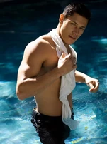 Alex-meraz-swimshoot