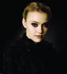 Jane-New-Moon-dakota-fanning-8856522-2334-2560