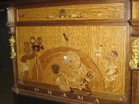 Desk.middle