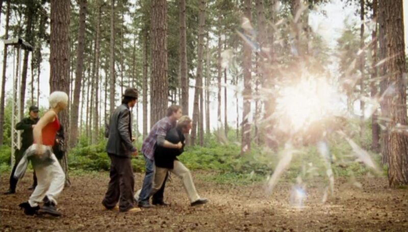 http://images3.wikia.nocookie.net/__cb20100921201820/primeval/images/thumb/2/24/Episode2.1_6.jpg/800px-Episode2.1_6.jpg