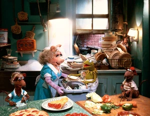 TMTM-PetesLuncheonette-Kitchen