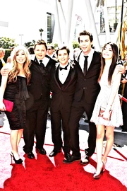 ICarly crew