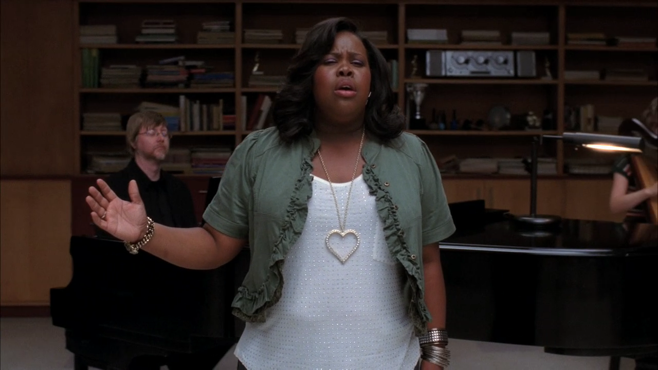 Mercedes tries to comfort Kurt through the power of song (and God)