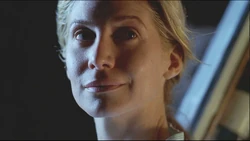 3x09-Oceans Apart.jpg