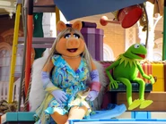Disney'sHonoraryVoluntEarsCavalcade-PiggyKermit