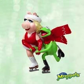Kermit and Piggy Ornament 2003.jpg (13 KB) Kermit and Piggy Ornament 2003