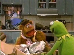 Kermit-fozzie-bottles-cans