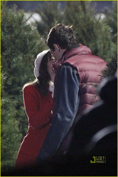 lea michele and cory monteith kissing. Lea-michele-cory-monteith