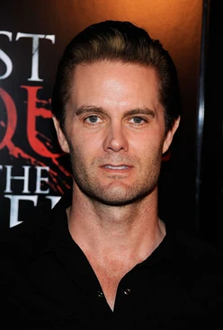 Garret Dillahunt -