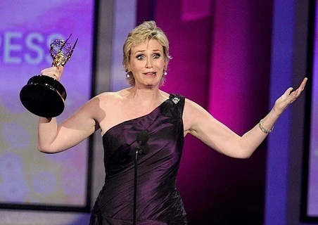 Post image-jane-lynch-2010-emmy-awards-08292010-12