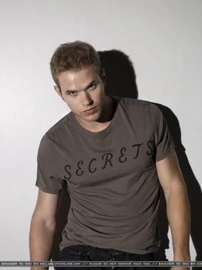 Kellan Lutz 67