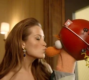 Kissing-Beaker-PetraNemcova