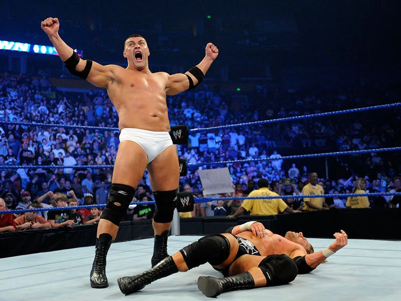 http://images3.wikia.nocookie.net/__cb20110115113834/prowrestling/images/2/2e/WWE-Smackdown-Vladimir-Kozlov-Triple-H_1230137.jpg