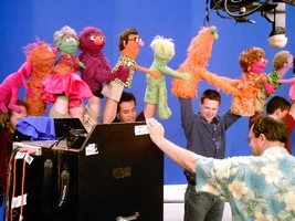 Elmo'sWorld-Conga-BTS