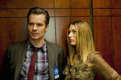 JUSTIFIED-The-Life-Inside-Season-2-Episode-2-6-550x366.jpg