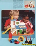 1977FisherPriceLittlePeopleSesameStreetClubhouse