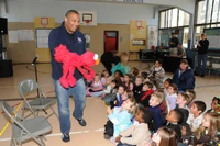 USO-Elmo&RositaEducationTour-Germany2010-Sesame 5