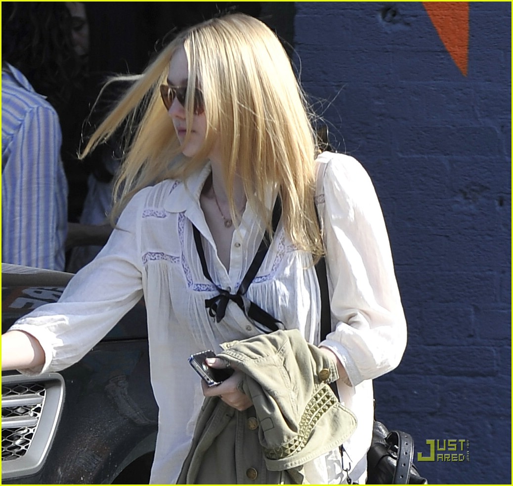 Dakota+fanning+2011+new+haircut