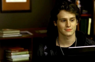 http://glee.wikia.com/wiki/Jesse_St