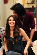 Avan-J-avan-jogia-22235404-333-500