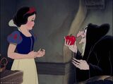 Snow White And The Seven Dwarfs Poisoned Apple