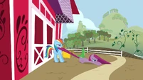 Rainbow Dash drags Pinkie Pie to the farm S1E25
