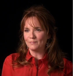 Portrait of Lea Thompson 2010.jpg